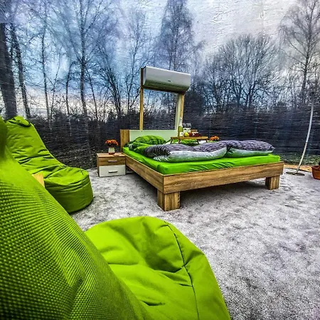 Glamping Bubble Accommodation For A Unique Prague Weekend Getaway 펜션